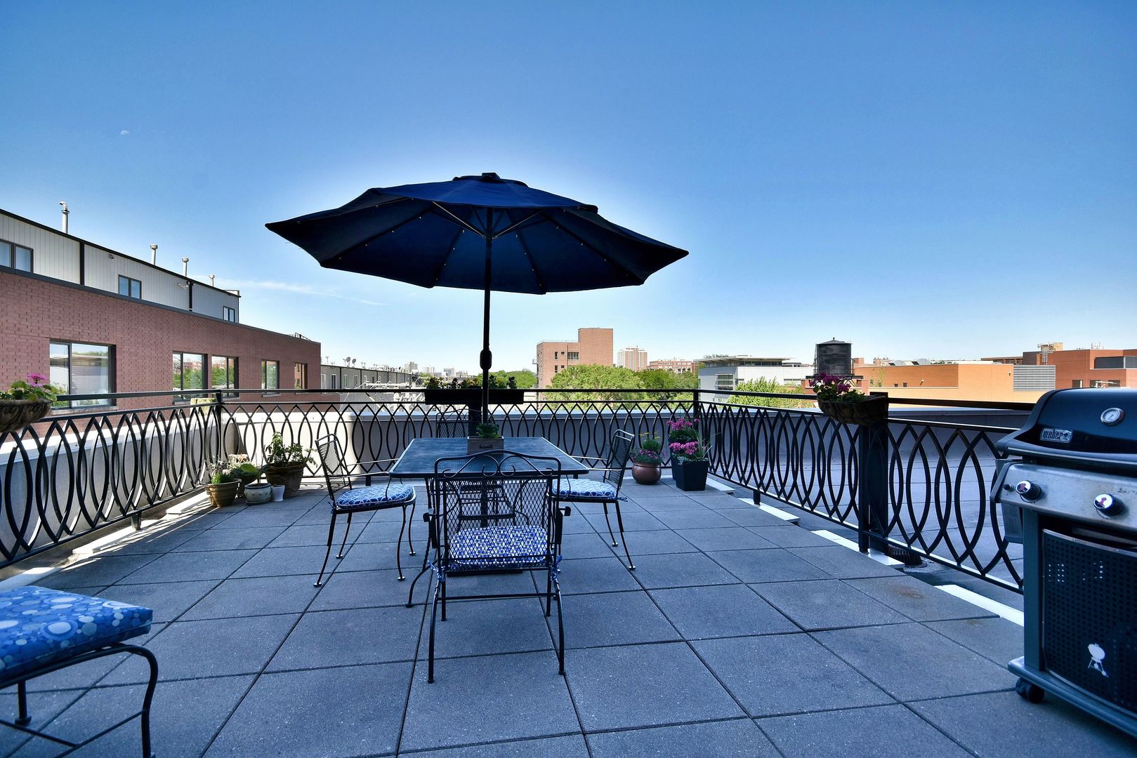 1201 W Adams Street Unit: 411