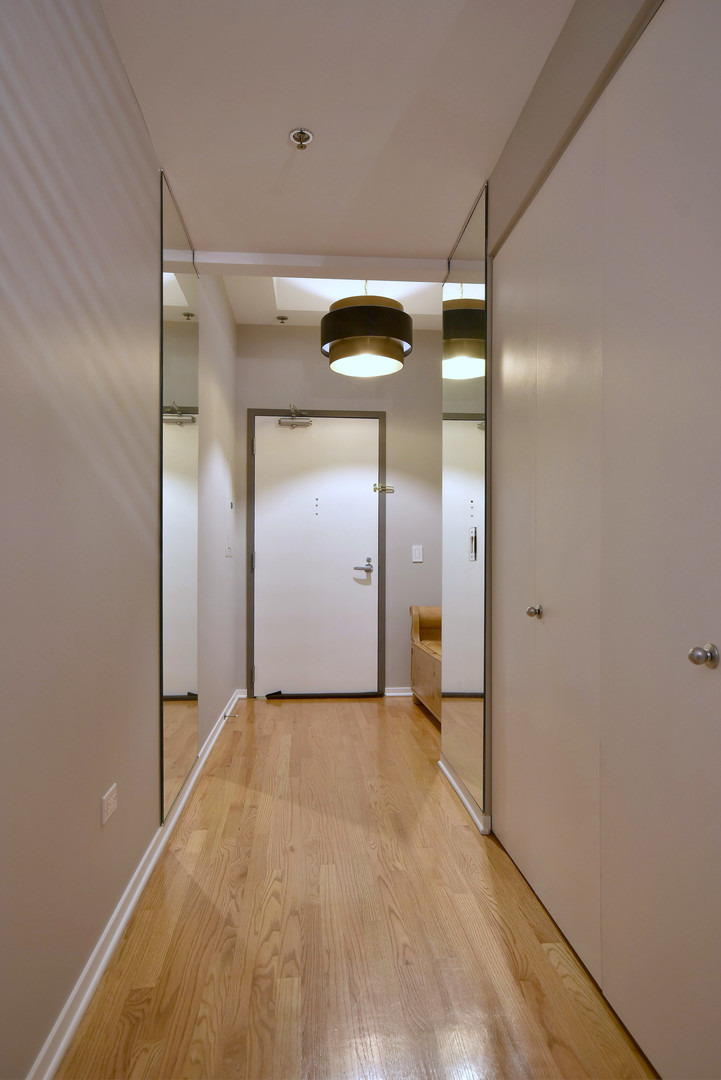 1201 W Adams Street Unit: 411