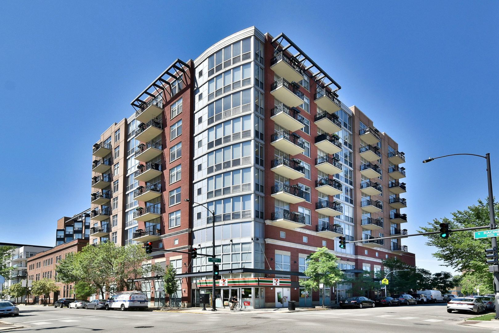 1201 W Adams Street Unit: 411