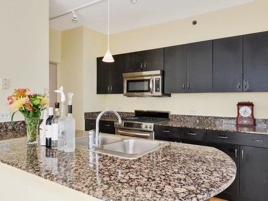 8 E Randolph Street Unit: 2404