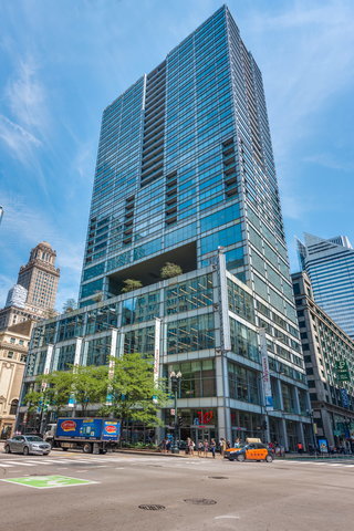 8 E Randolph Street Unit: 2404