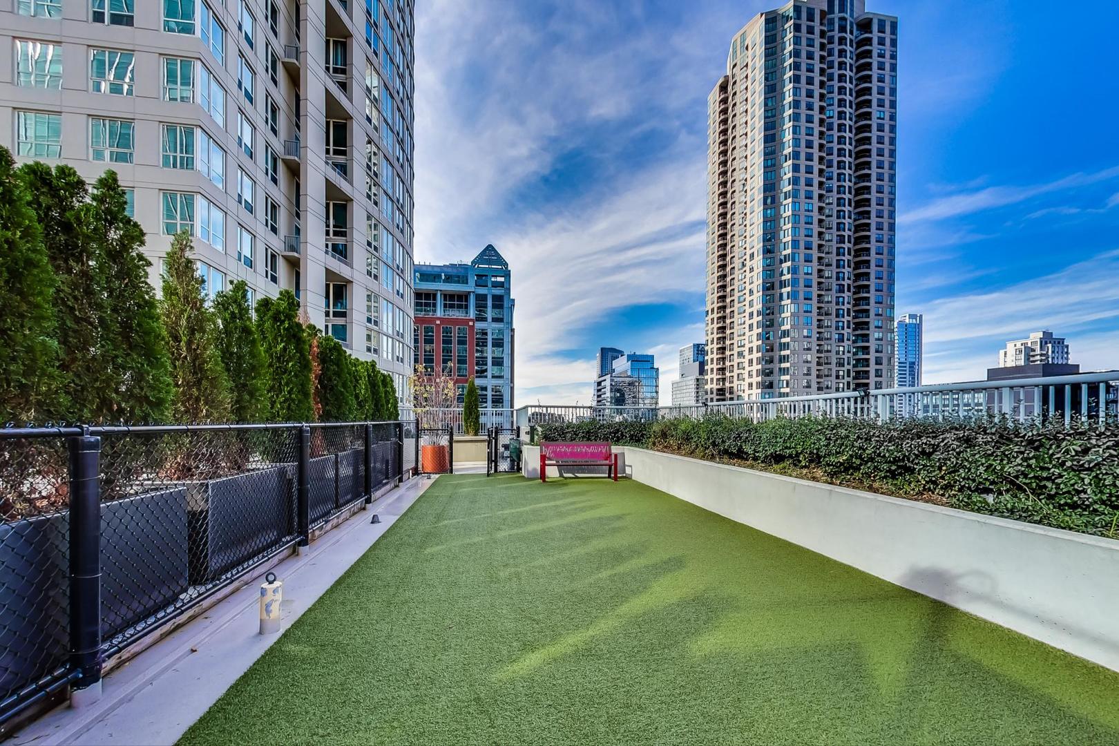 345 N La Salle Drive Unit: 1202