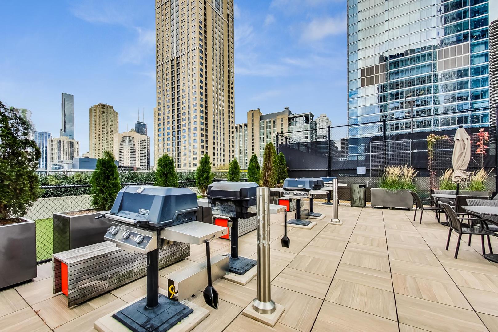 345 N La Salle Drive Unit: 1202