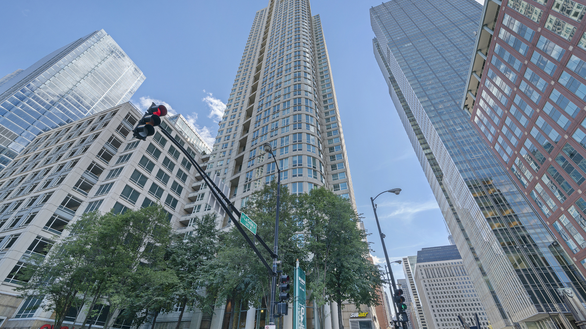 345 N La Salle Drive Unit: 1202