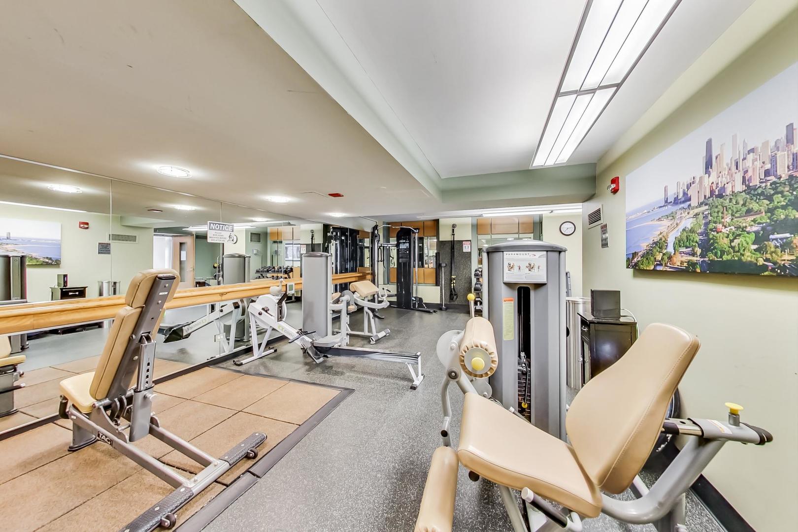 345 N La Salle Drive Unit: 1202