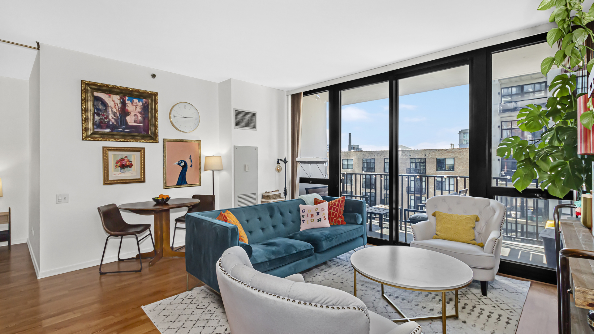 210 S Desplaines Street Unit: 808