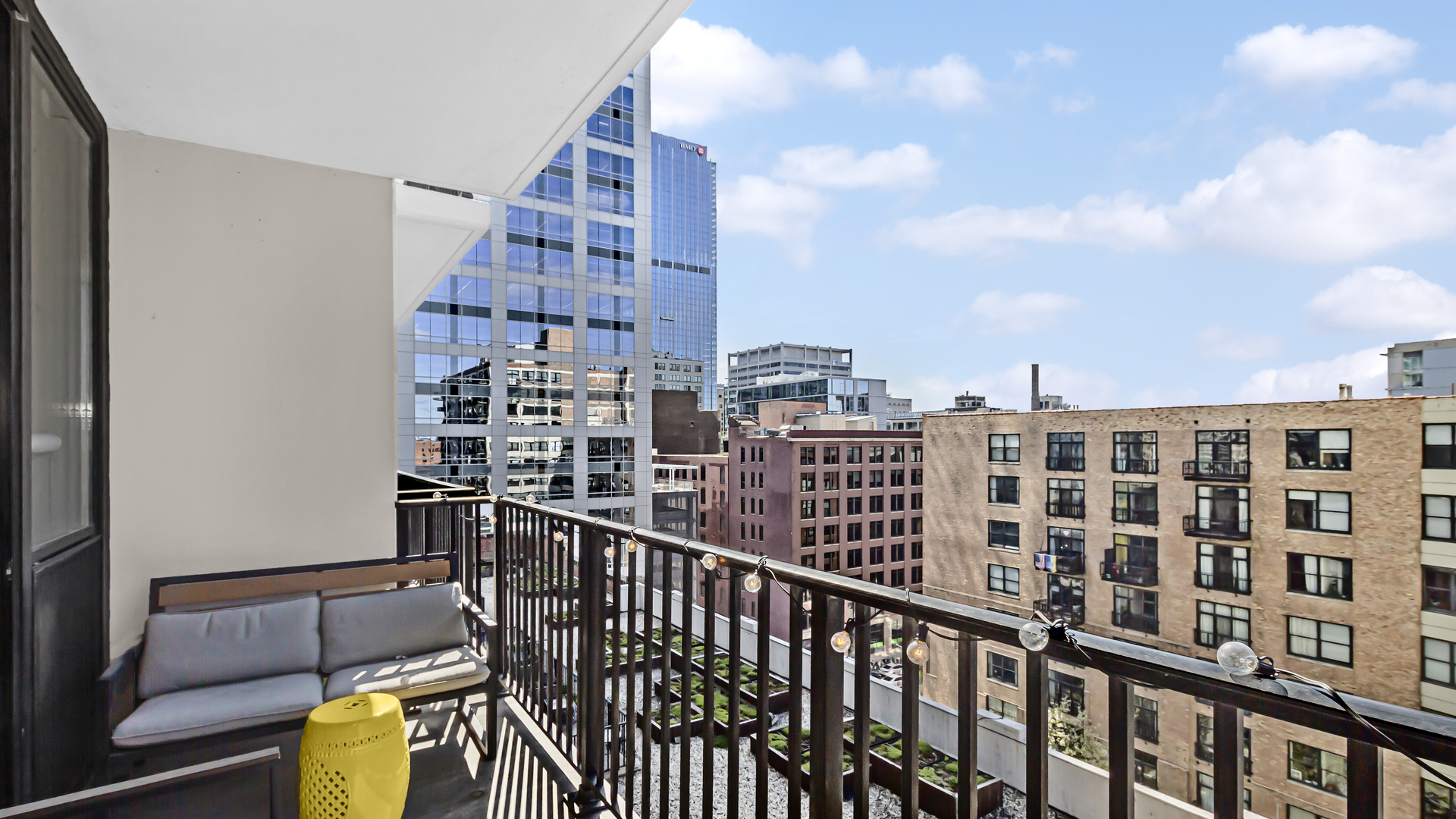 210 S Desplaines Street Unit: 808