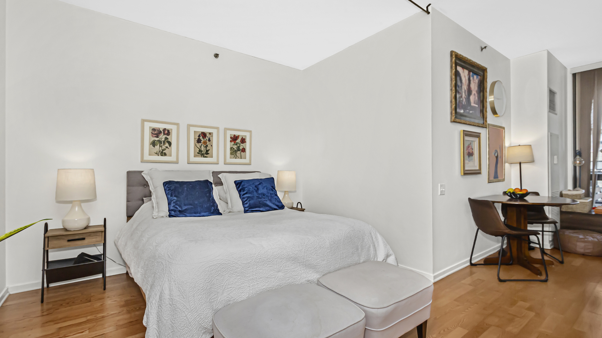 210 S Desplaines Street Unit: 808