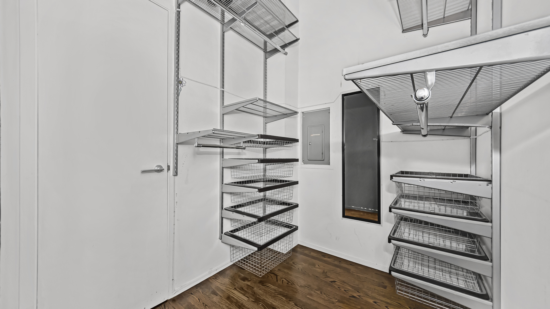 711 S DEARBORN Street Unit: 802