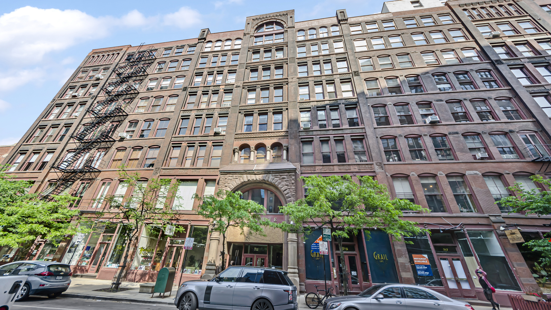 711 S DEARBORN Street Unit: 802
