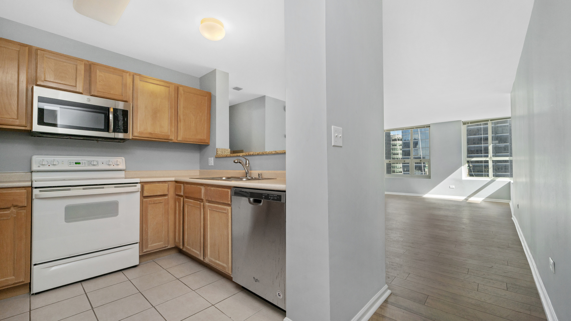 345 N La Salle Drive Unit: 1705