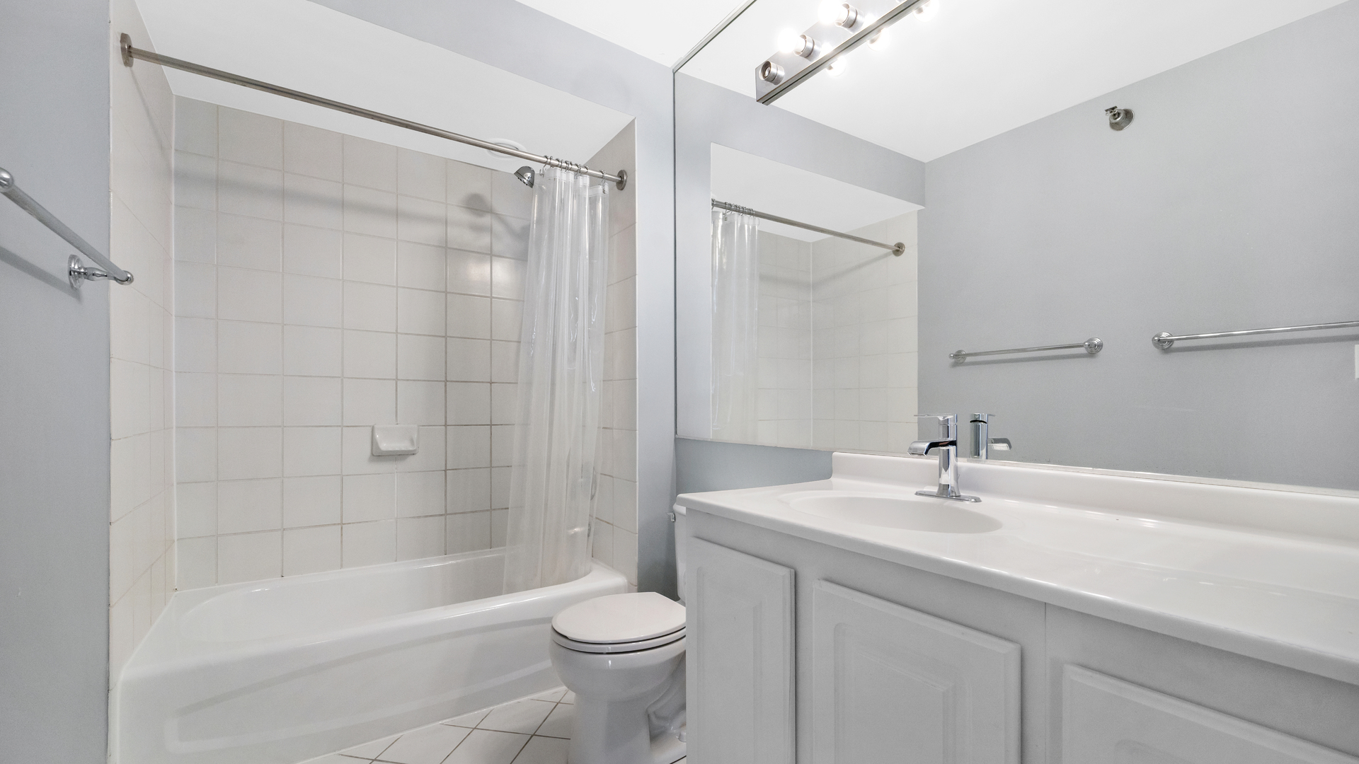 345 N La Salle Drive Unit: 1705