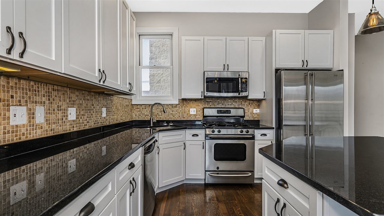 1950 N Damen Avenue Unit: 2