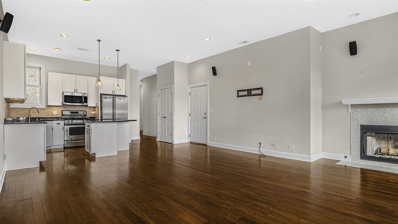 1950 N Damen Avenue Unit: 2