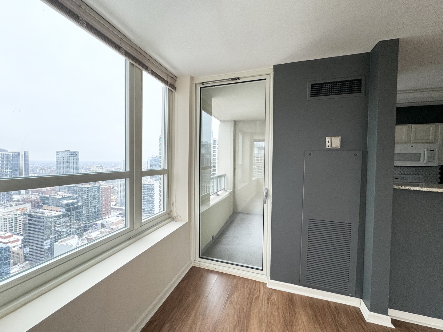 345 N LA SALLE Street Unit: 4306