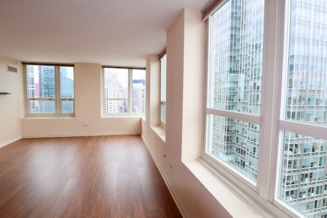 345 N LA SALLE Street Unit: 4306