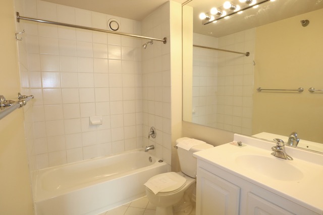 345 N LA SALLE Street Unit: 4306