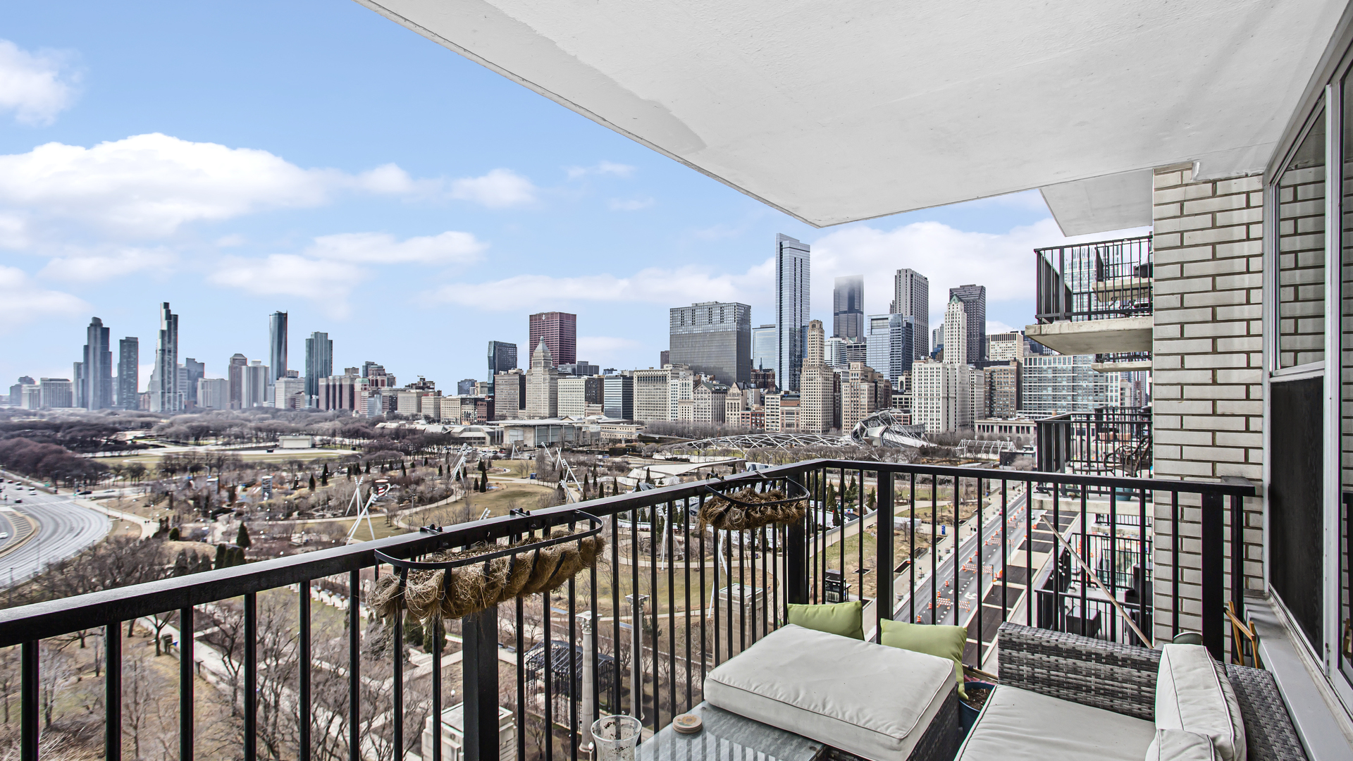 400 E RANDOLPH Street Unit: 1915