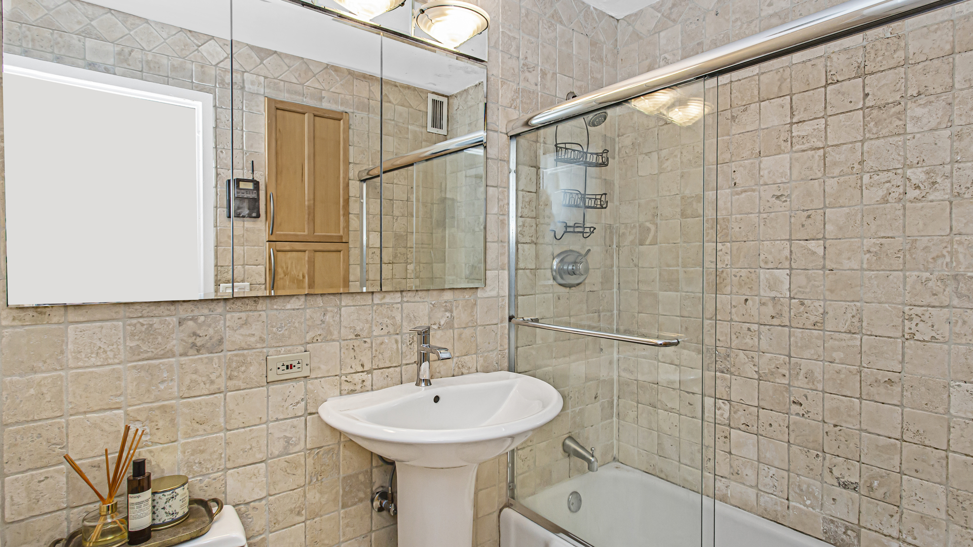 400 E RANDOLPH Street Unit: 1915