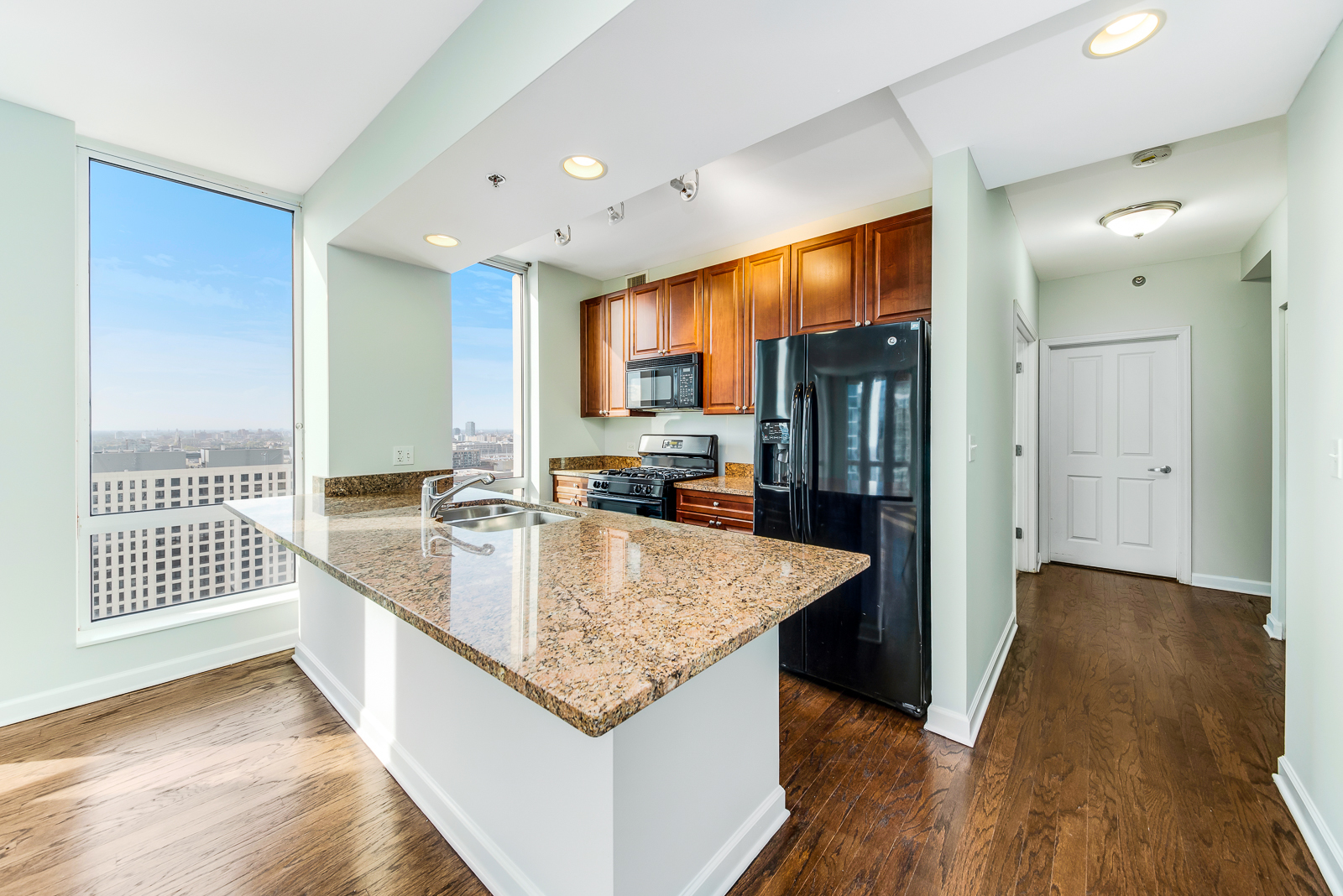 1250 S MICHIGAN Avenue Unit: 2408