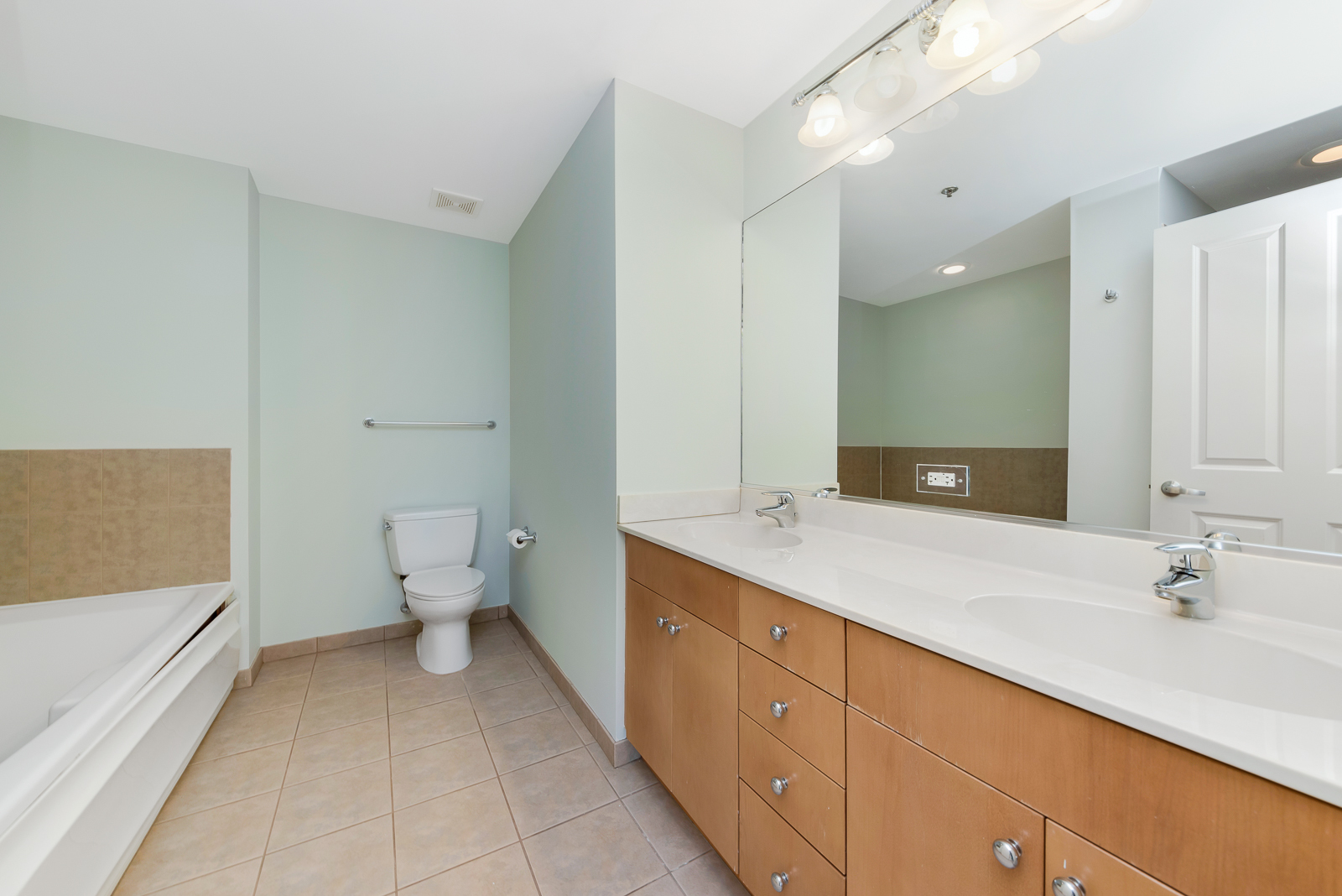 1250 S MICHIGAN Avenue Unit: 2408