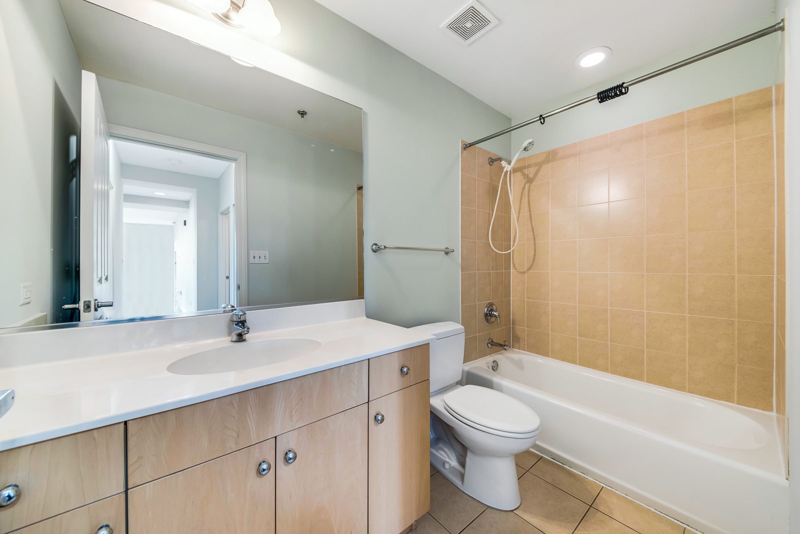 1250 S MICHIGAN Avenue Unit: 2408