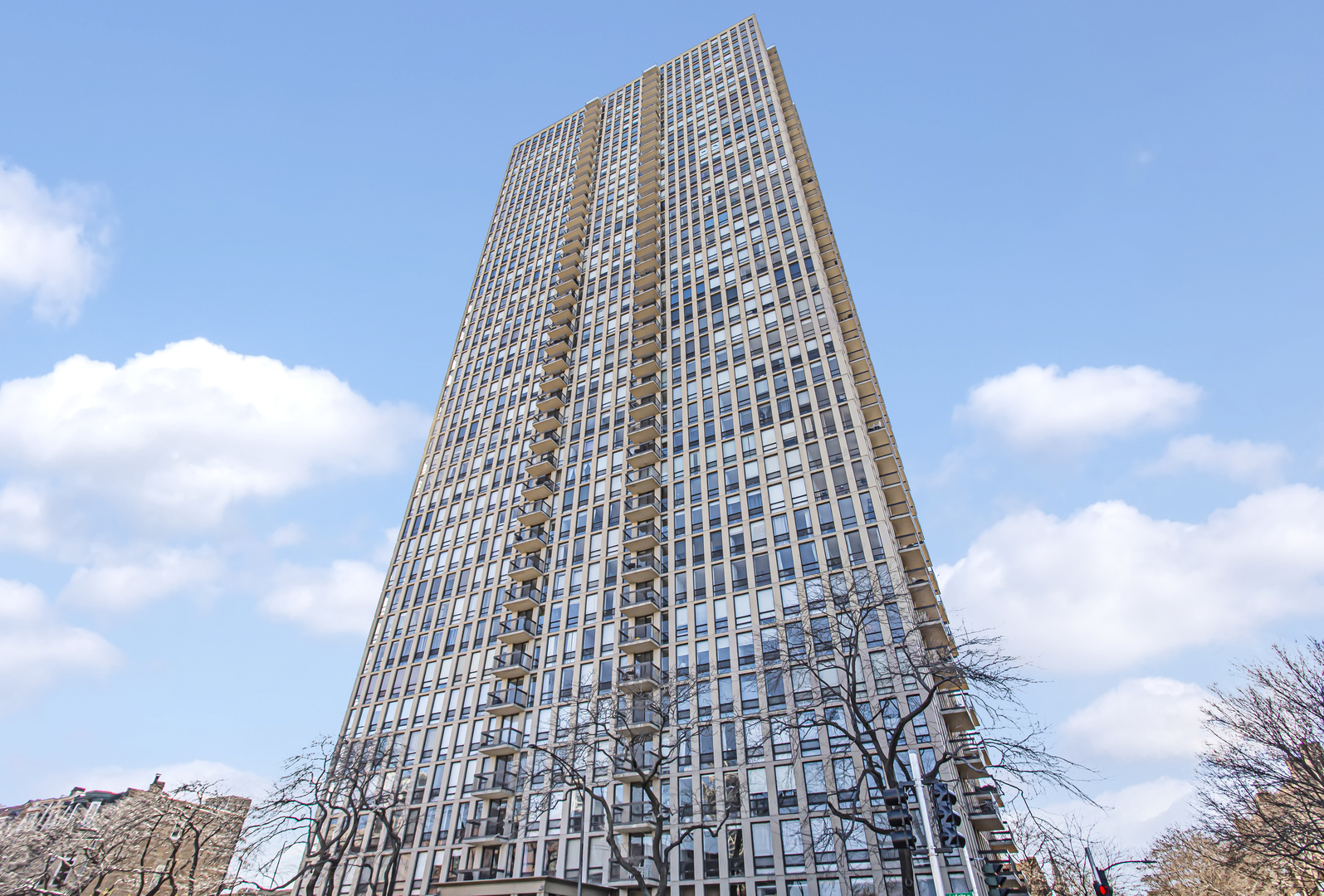 1660 N LaSalle Drive Unit: 707