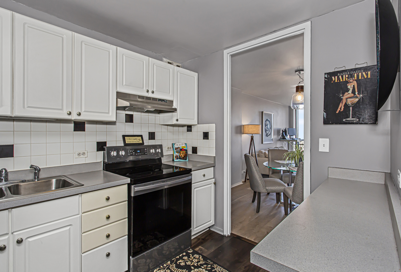 1660 N LaSalle Drive Unit: 707