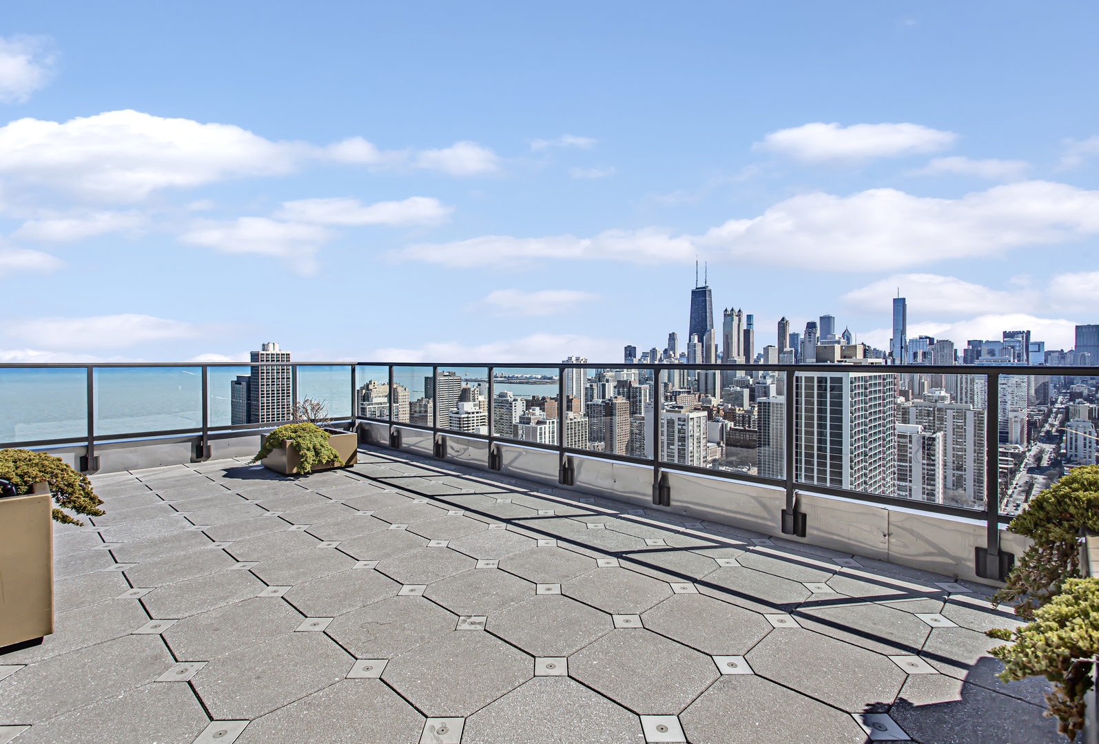 1660 N LaSalle Drive Unit: 707