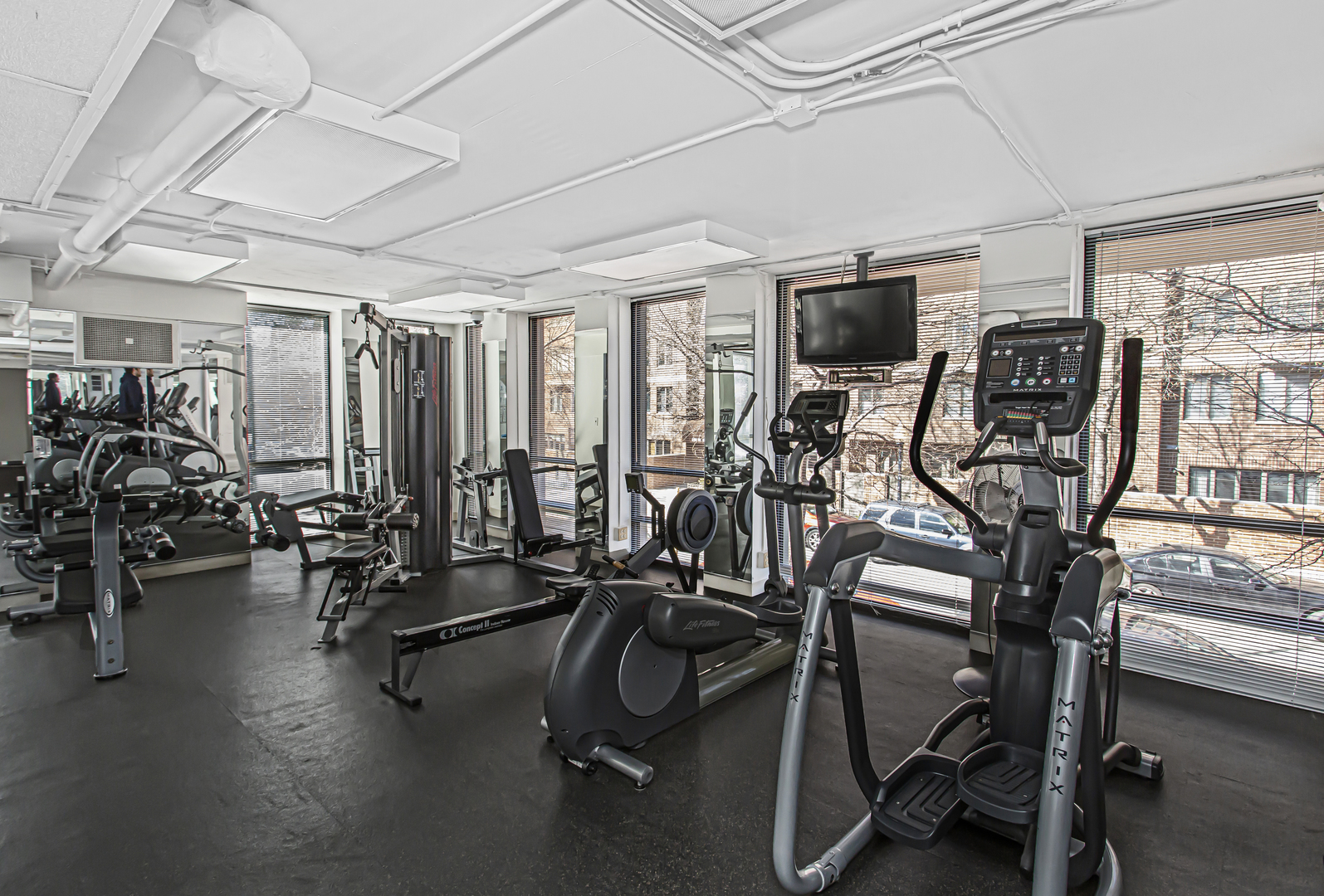 1660 N LaSalle Drive Unit: 707
