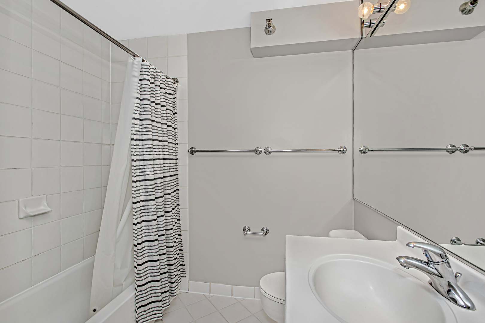 345 N La Salle Drive Unit: 3503