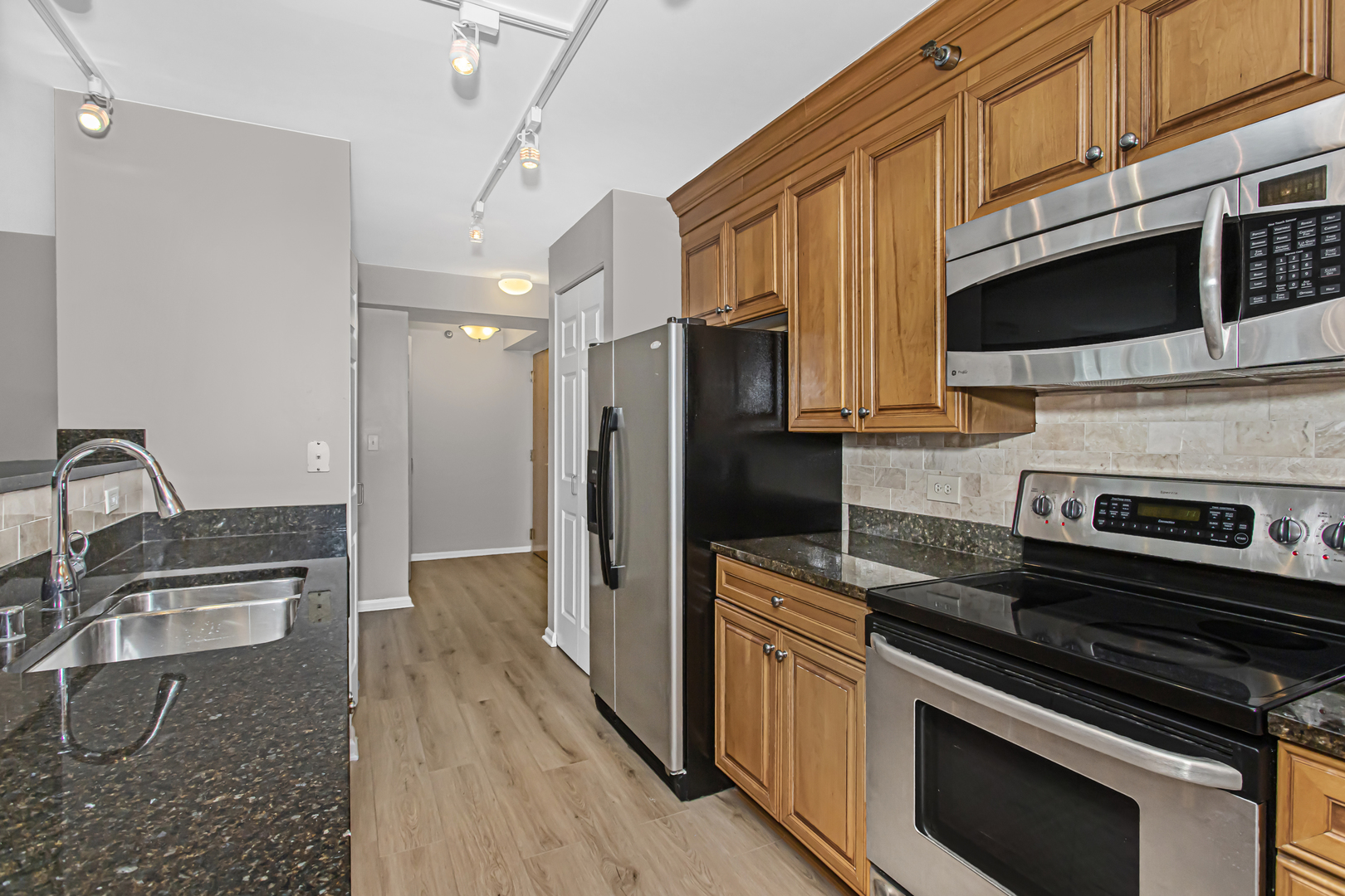 345 N La Salle Drive Unit: 3503