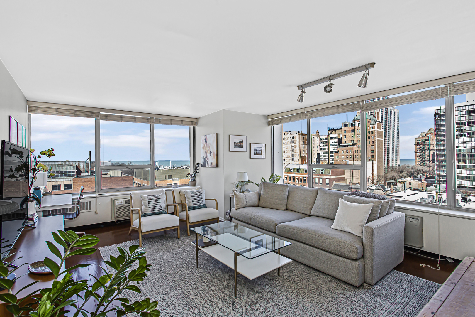 70 W Burton Place Unit: 1003