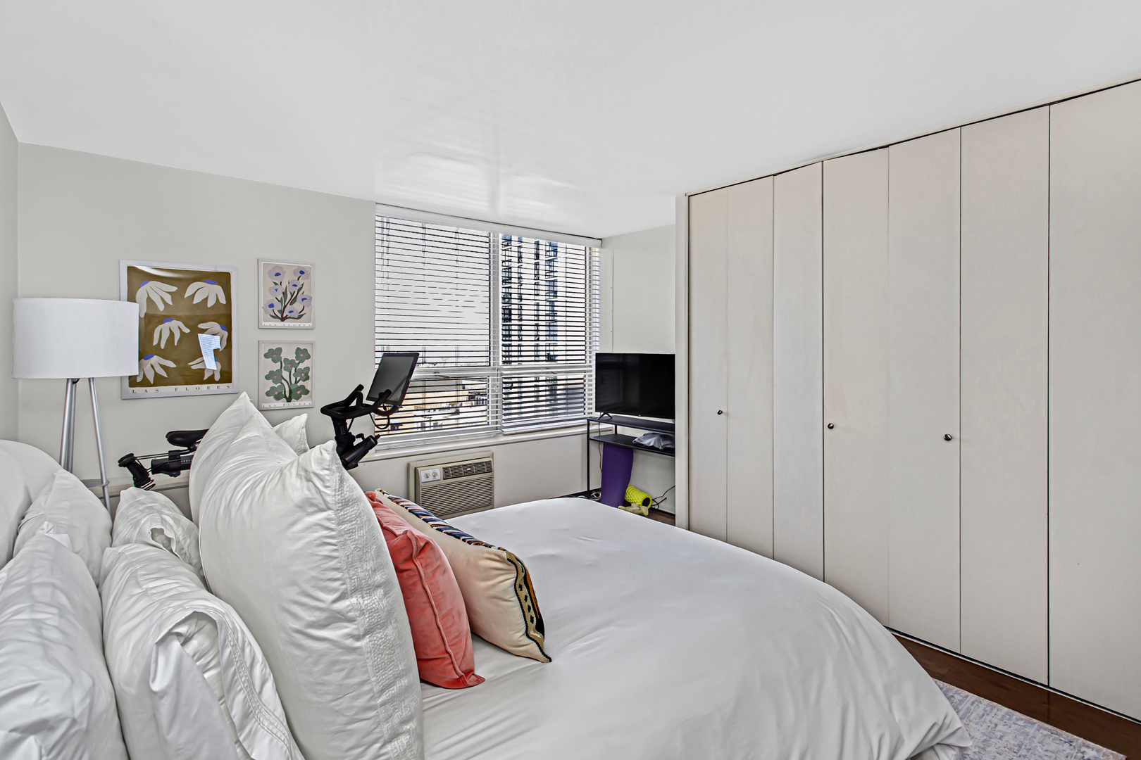 70 W Burton Place Unit: 1003