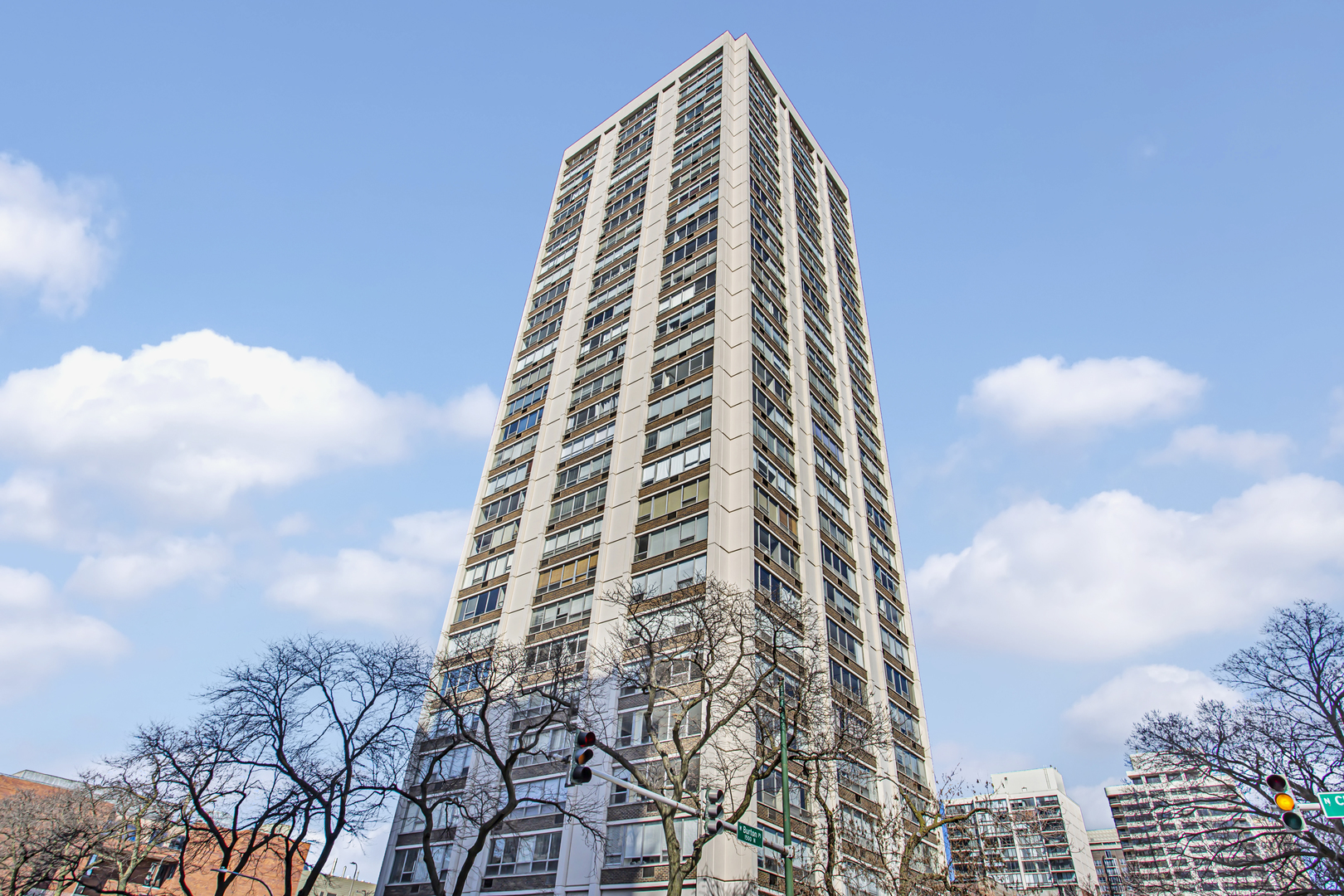 70 W Burton Place Unit: 1003