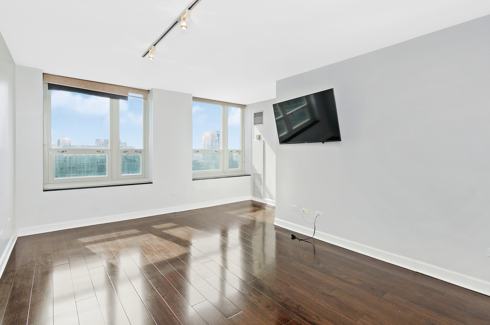 345 N La Salle Drive Unit: 3307