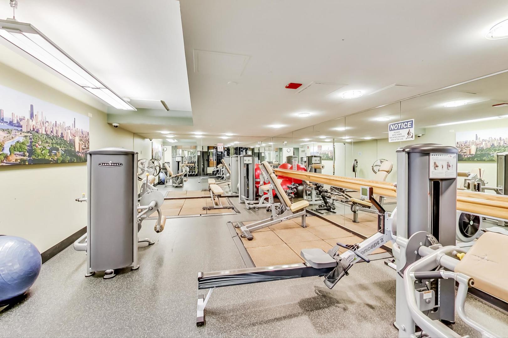 345 N La Salle Drive Unit: 3307