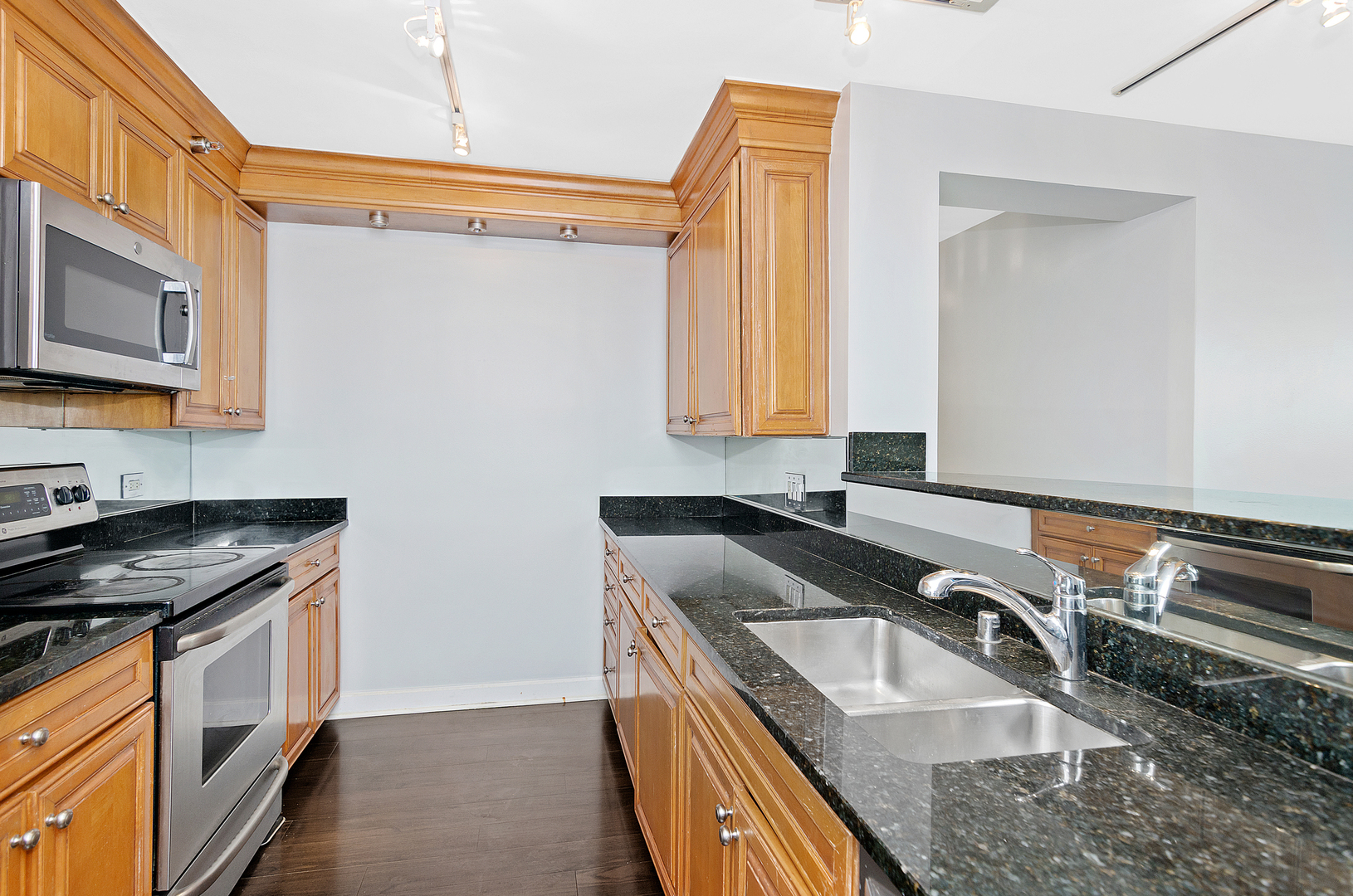 345 N La Salle Drive Unit: 3307