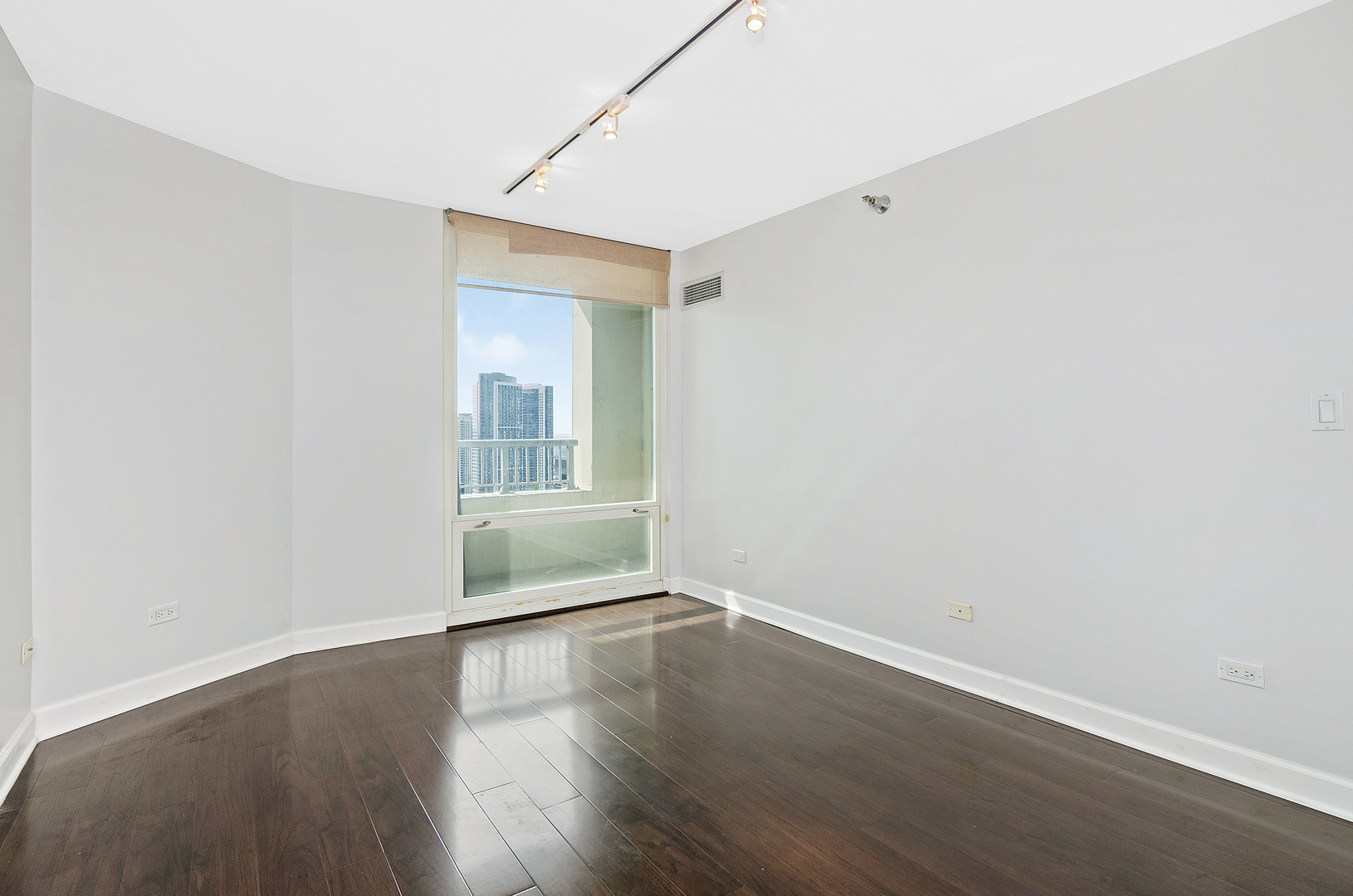 345 N La Salle Drive Unit: 3307