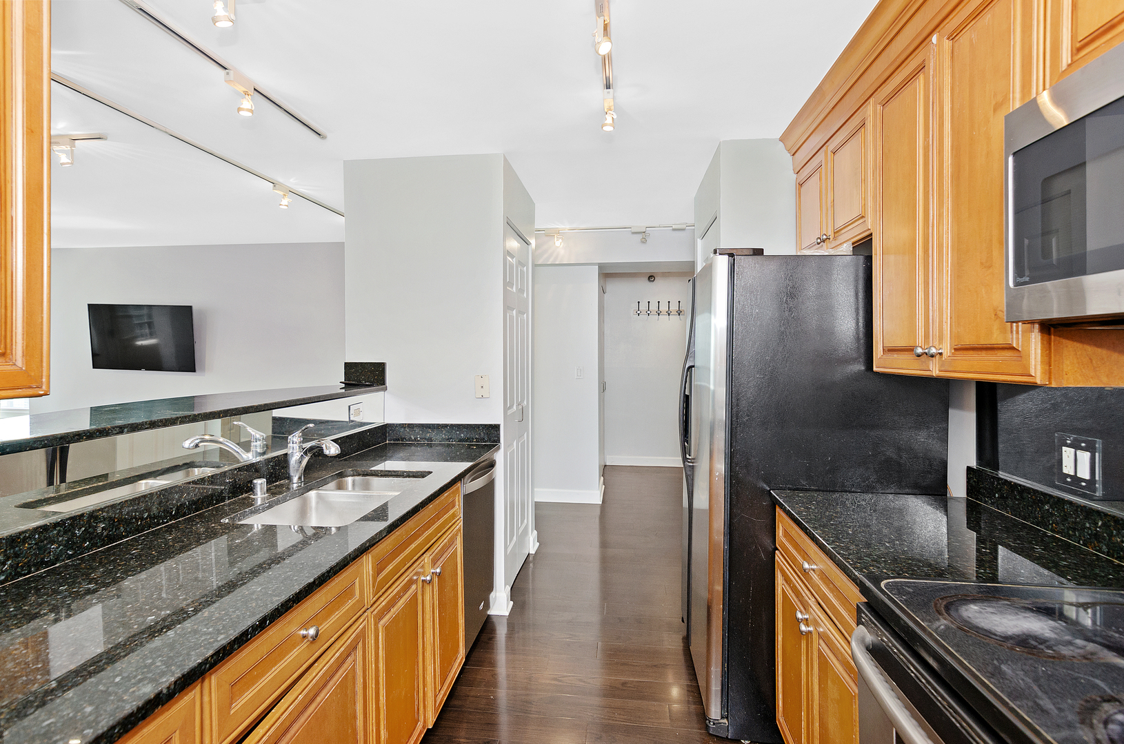 345 N La Salle Drive Unit: 3307