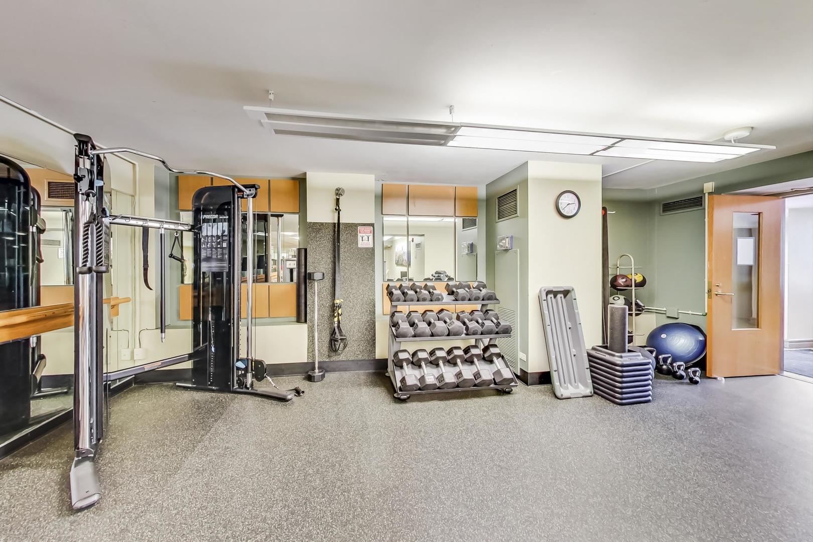 345 N La Salle Drive Unit: 3307