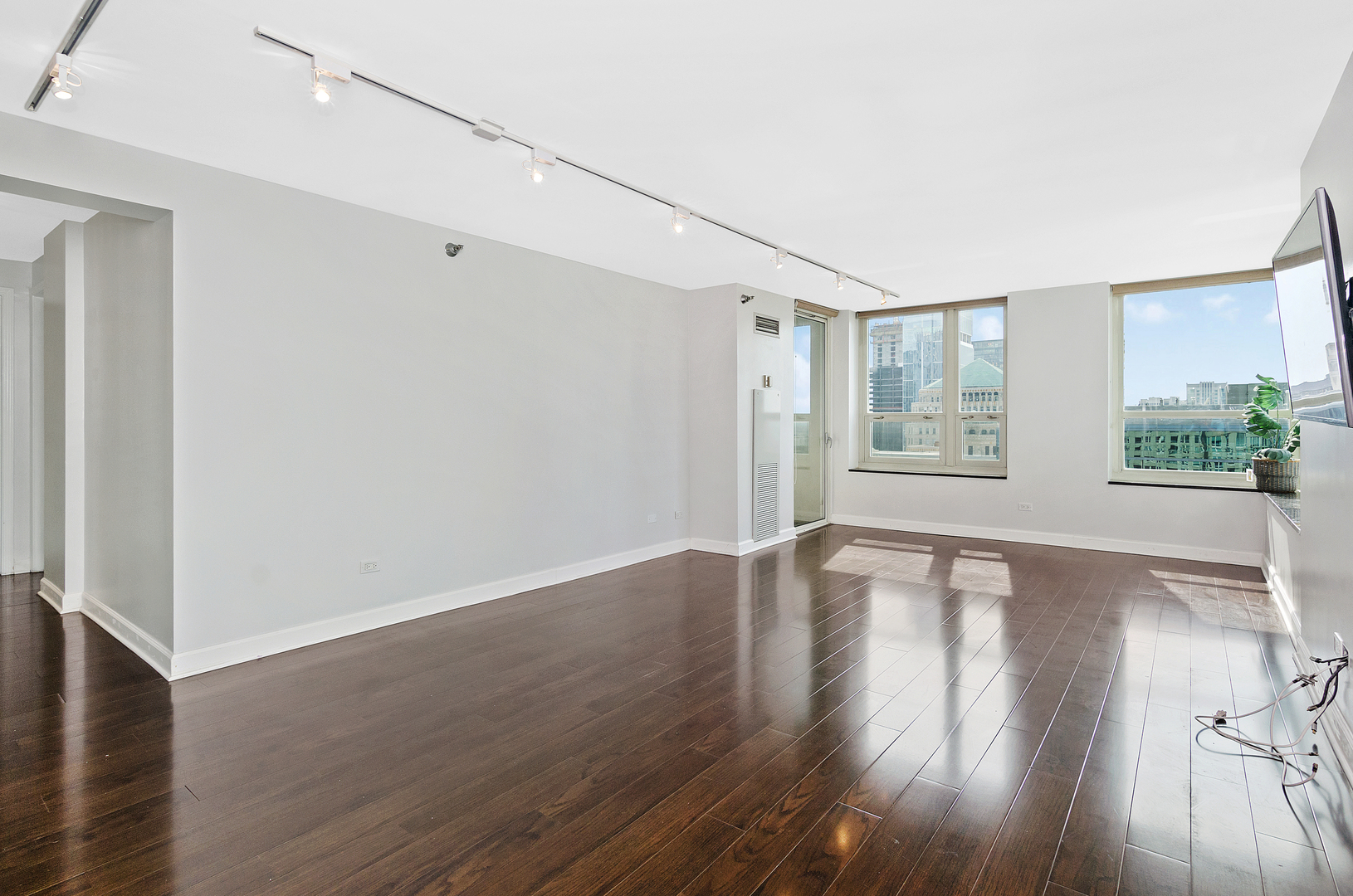 345 N La Salle Drive Unit: 3307