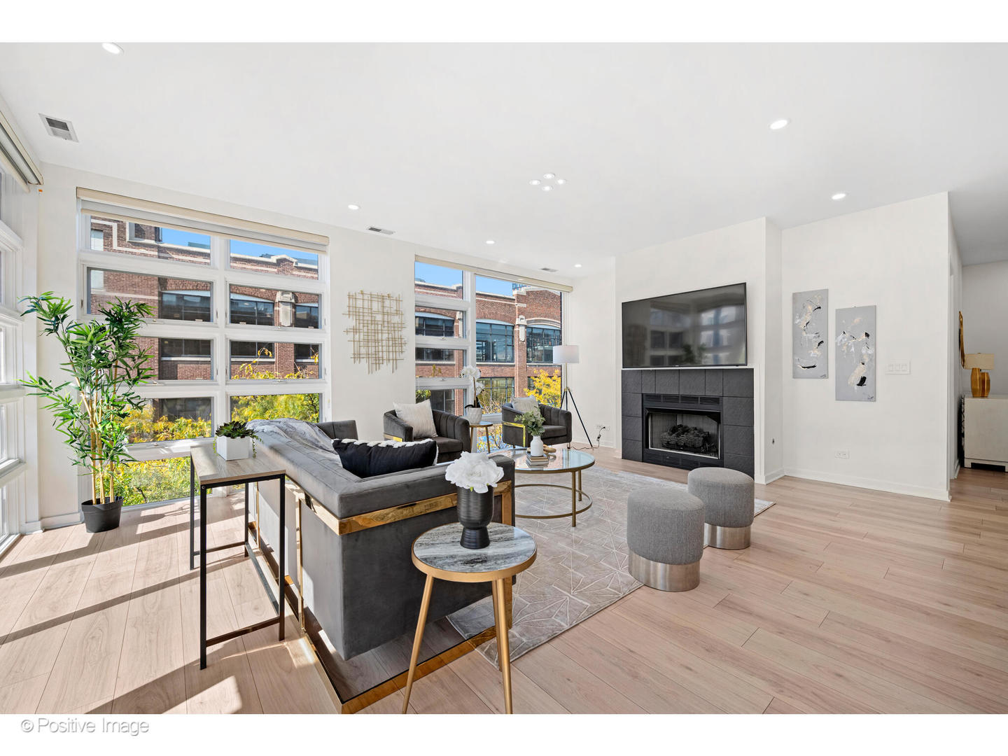 1151 W Washington Boulevard Unit: 136