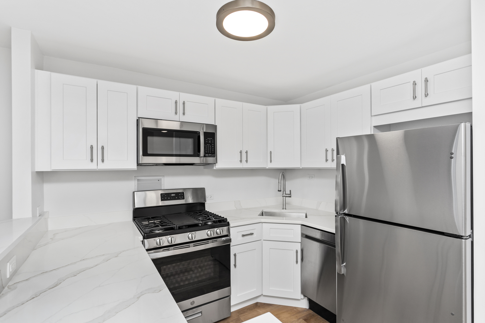 400 E RANDOLPH Street Unit: 2504