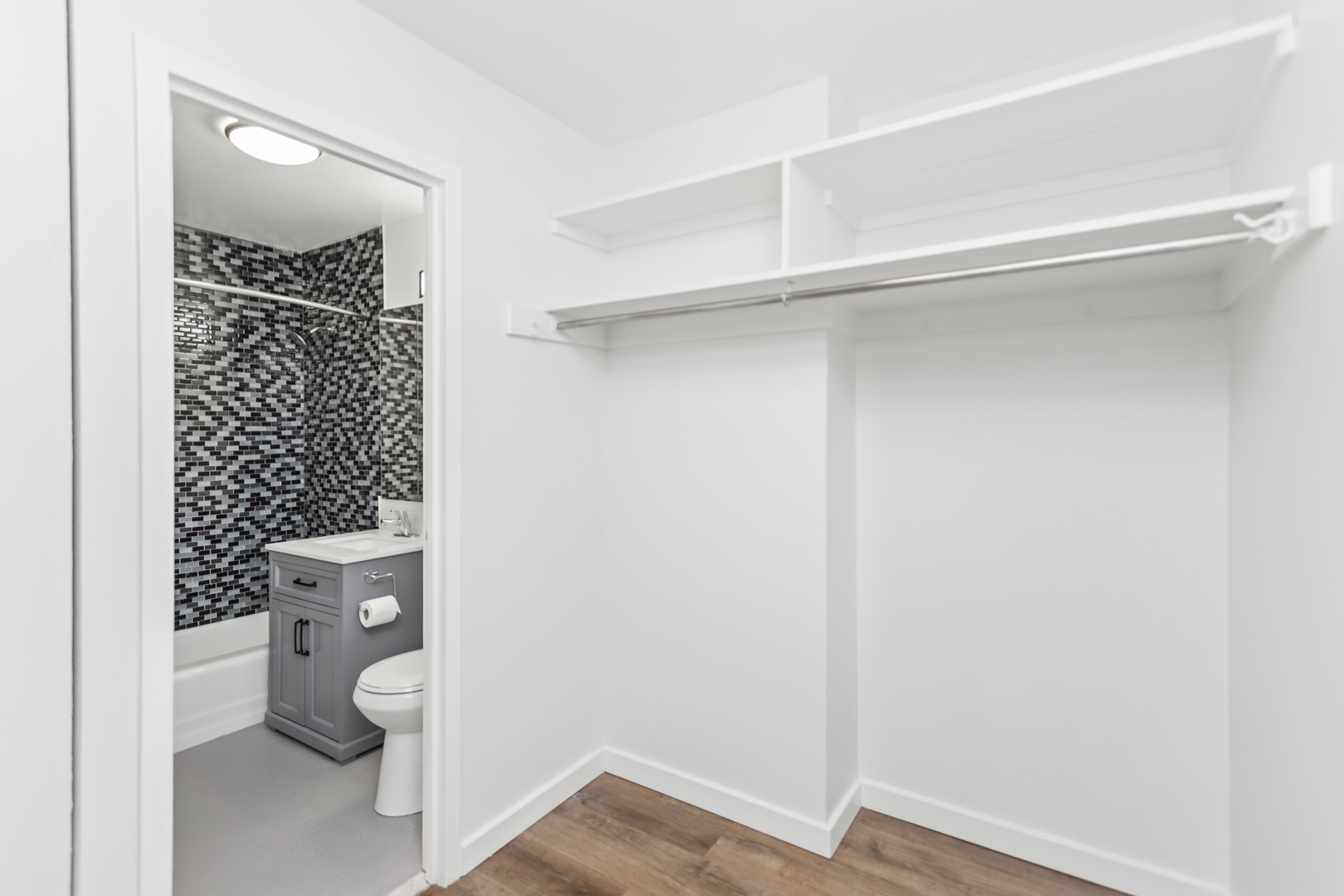 400 E RANDOLPH Street Unit: 2504