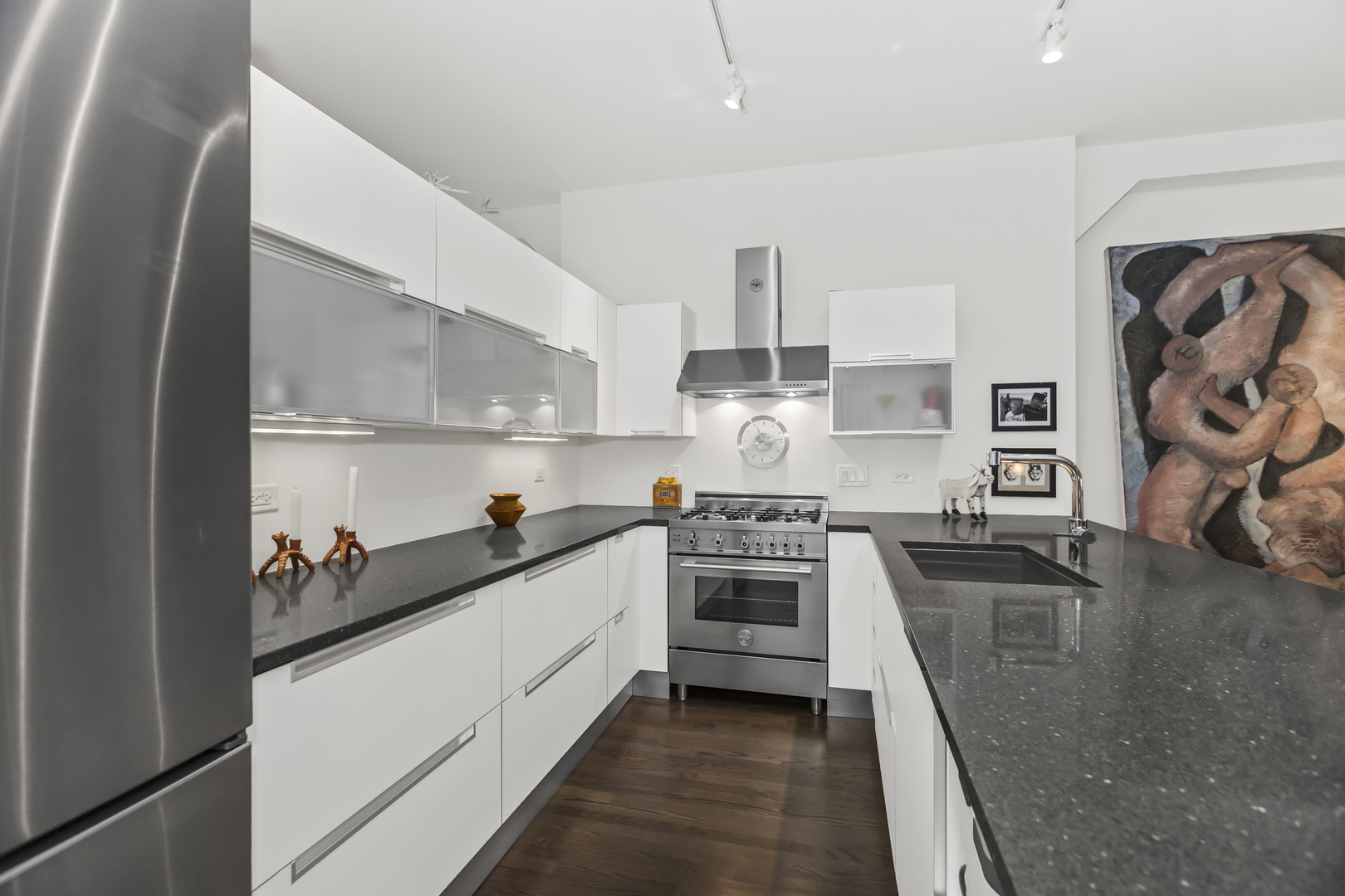 6 N MICHIGAN Avenue Unit: 809