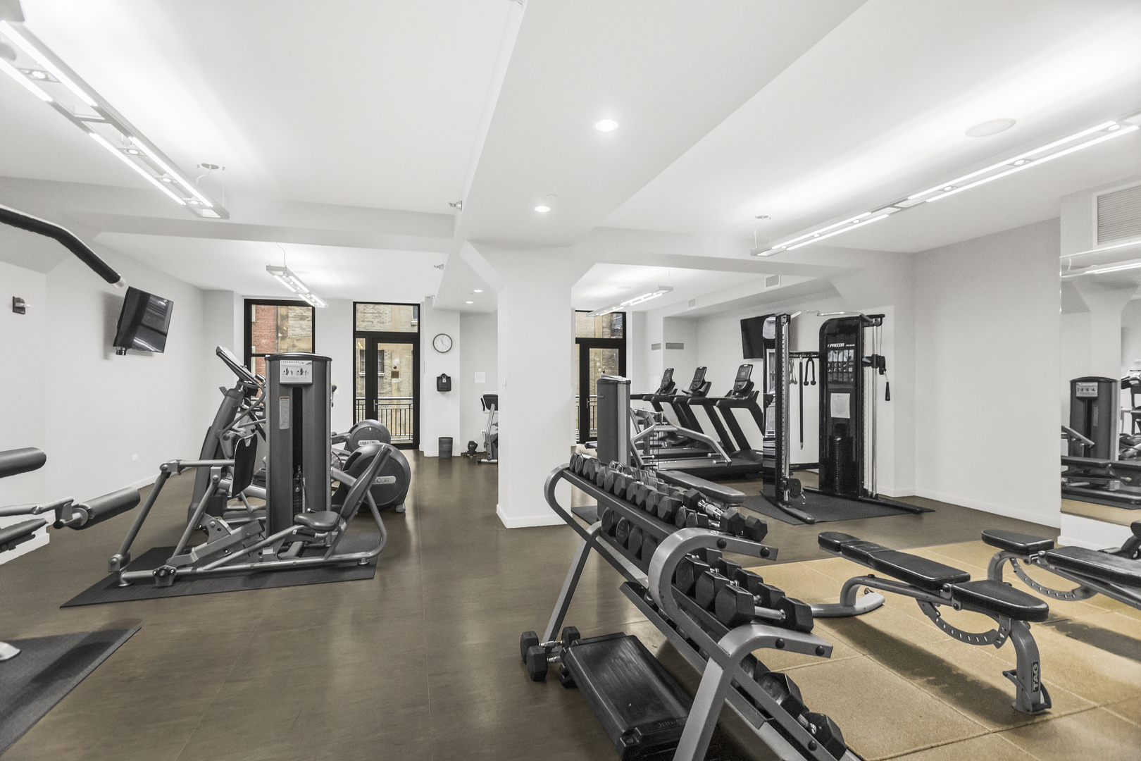 6 N MICHIGAN Avenue Unit: 809