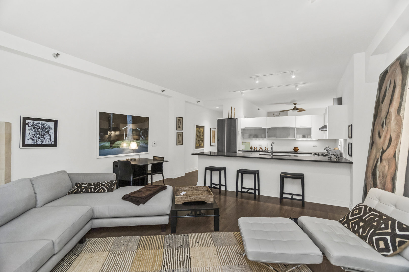6 N MICHIGAN Avenue Unit: 809