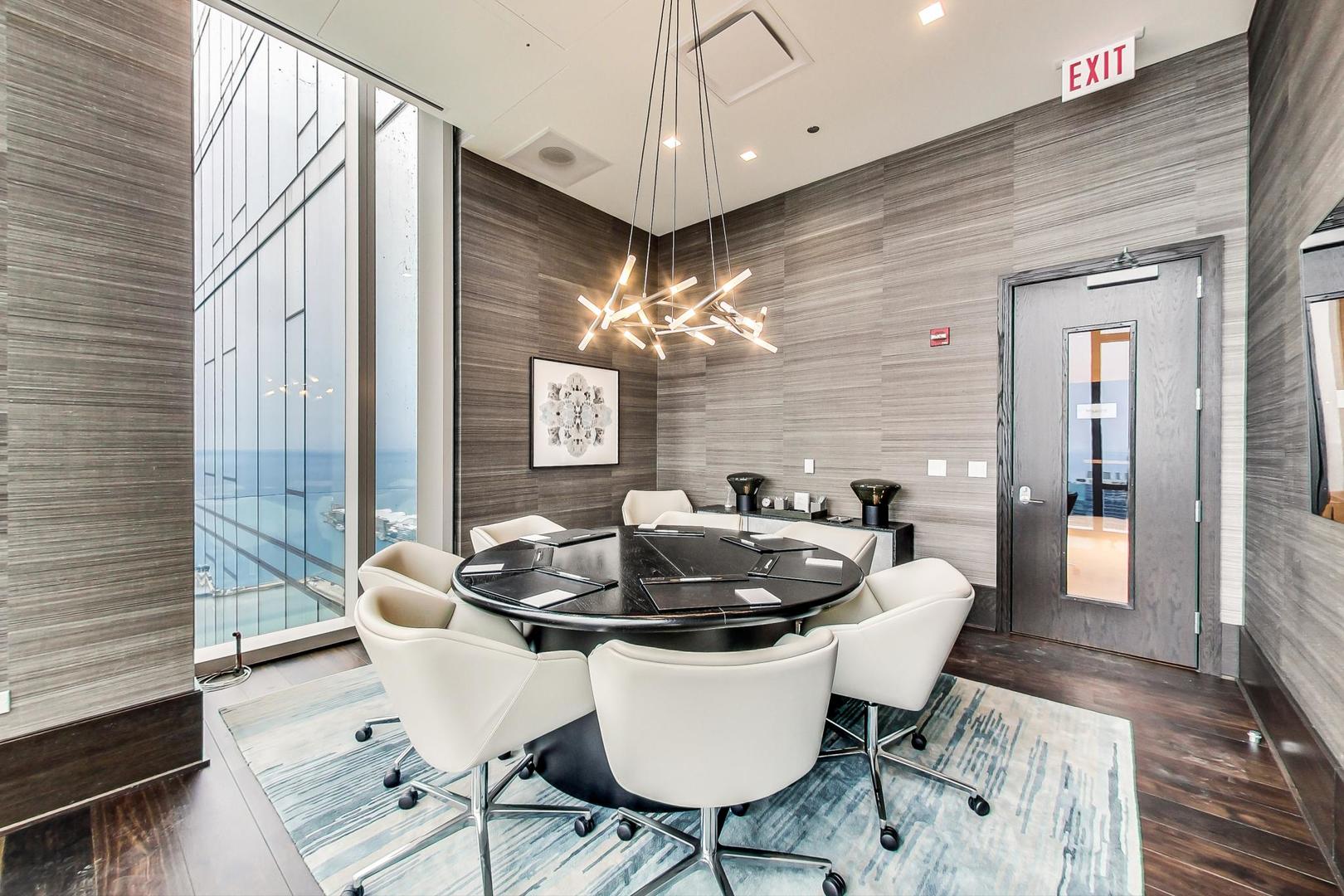 363 E Wacker Drive Unit: 4304