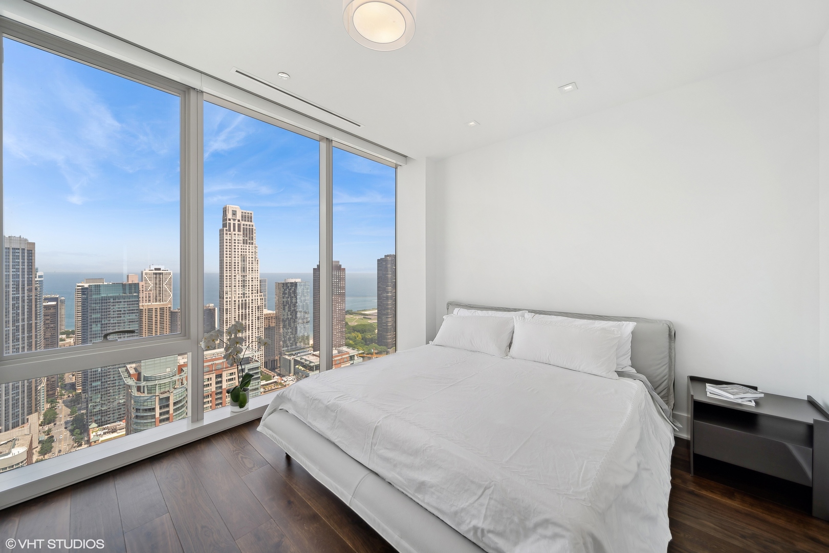 363 E Wacker Drive Unit: 4304
